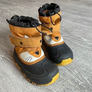 Thermolite little kids size 10 Fox snow boots